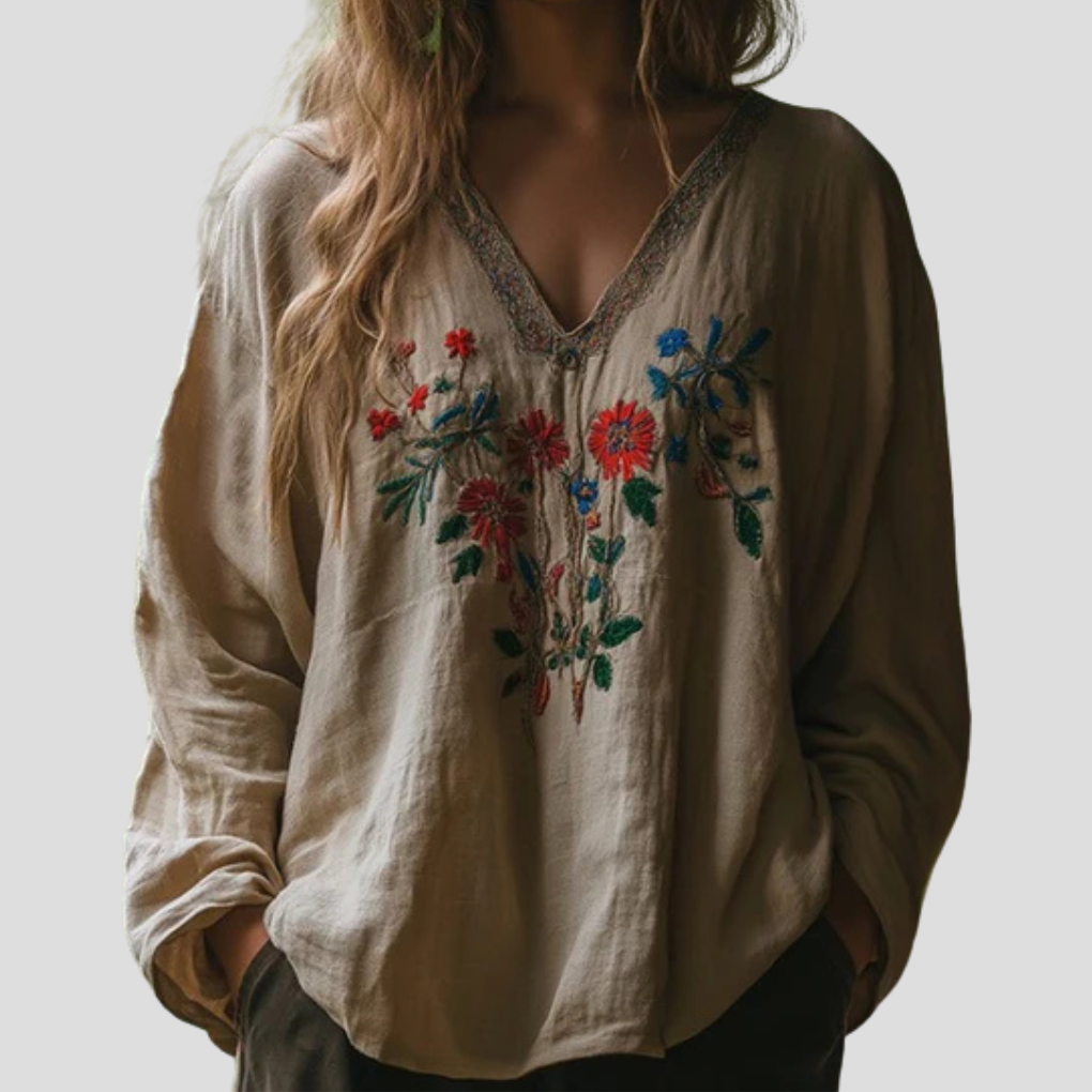 Martina | Moderne geborduurde blouse 1