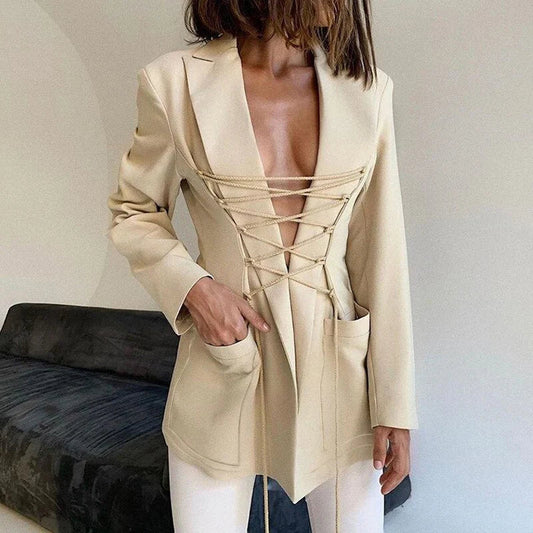 Wendy | Trendy blazer met vetersluiting en zakken
