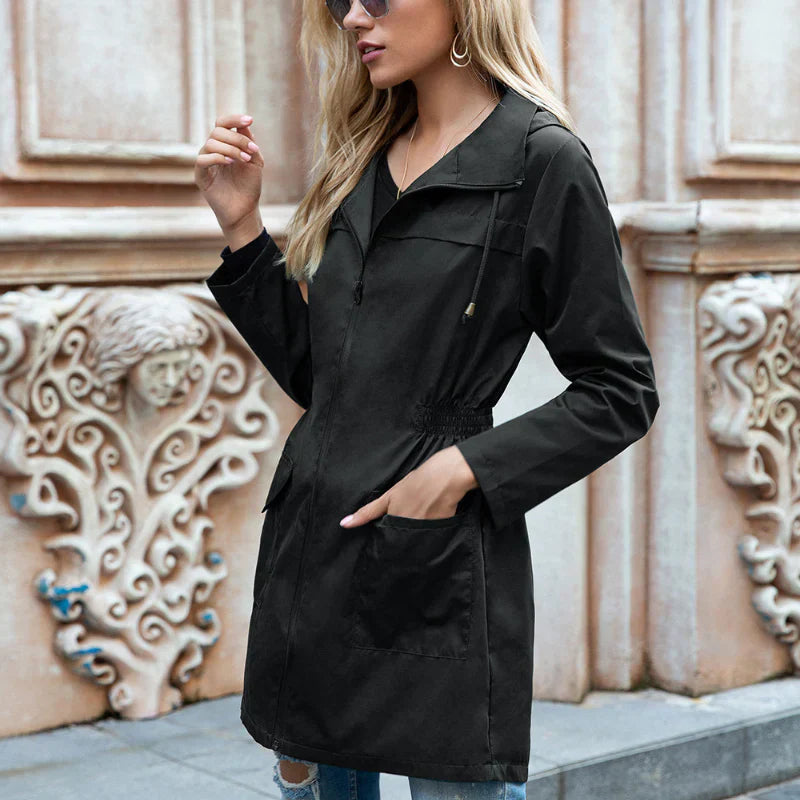 Chaqueta con capucha para mujer Maribelle | Impermeable, casual y cintura ajustable