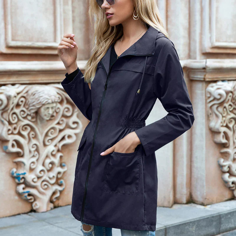 Chaqueta con capucha para mujer Maribelle | Impermeable, casual y cintura ajustable