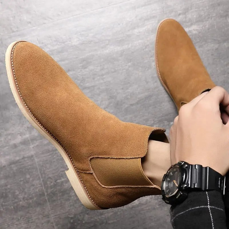 Marlowe | Botas Chelsea para Hombre Verde Oliva Ante Cómodas Sin Cordones
